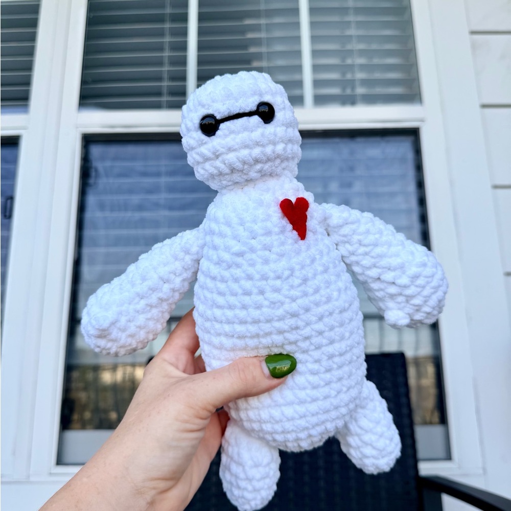 Handmade - Crochet Baymax Plush with Red‎ Heart